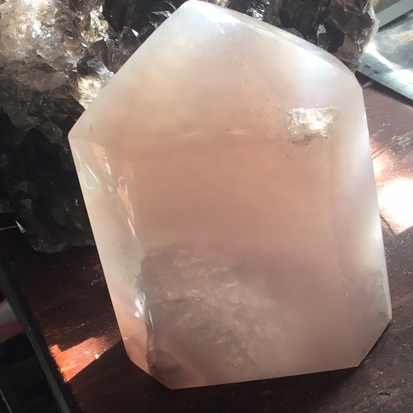 Druzy agate stand polished pale purples and pinks - Picture 2 of 7